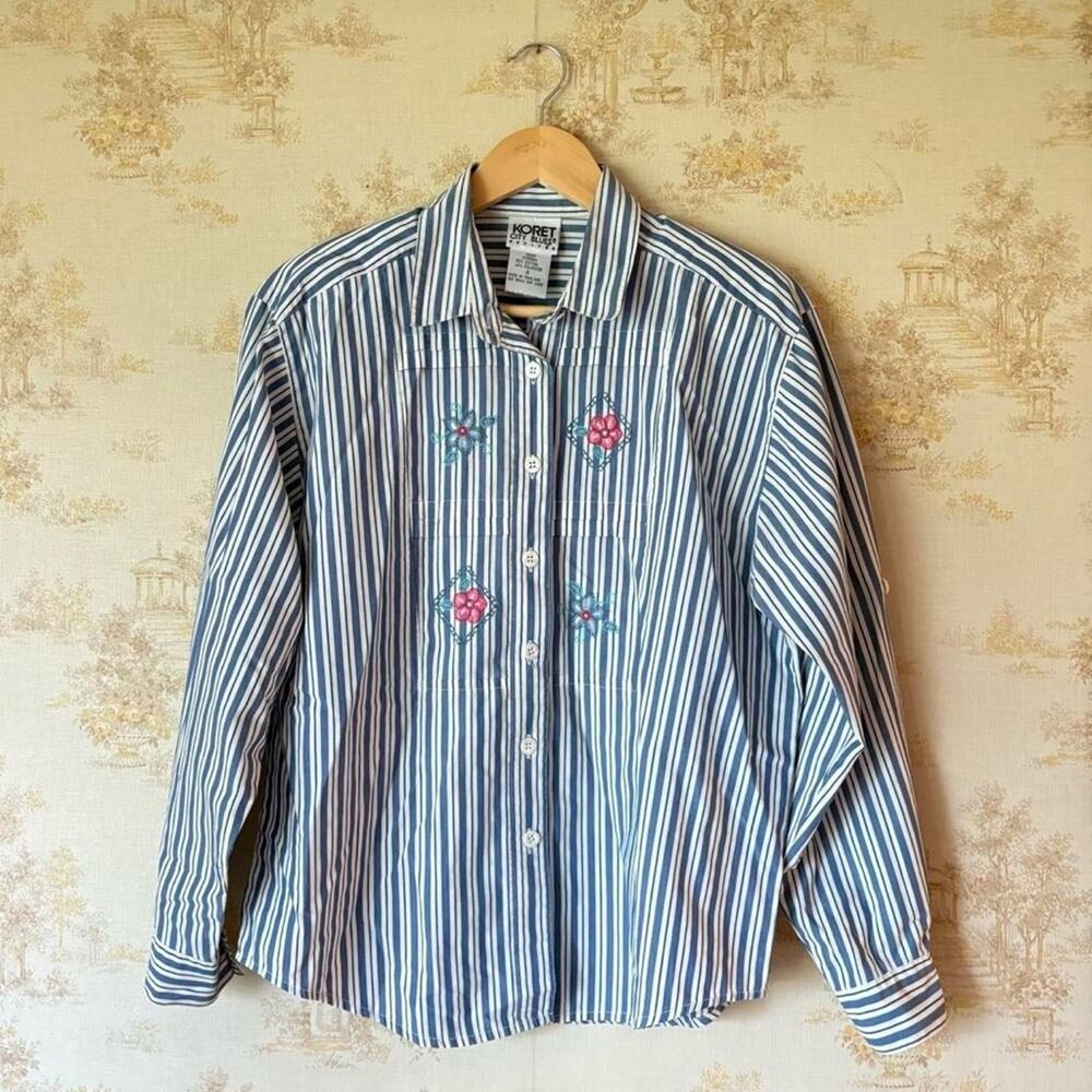 Vintage 90s blue white stripe floral embroidered cottagecore button down shirt S